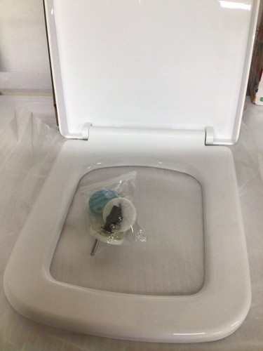 Mass dynamic square toilet - square,
